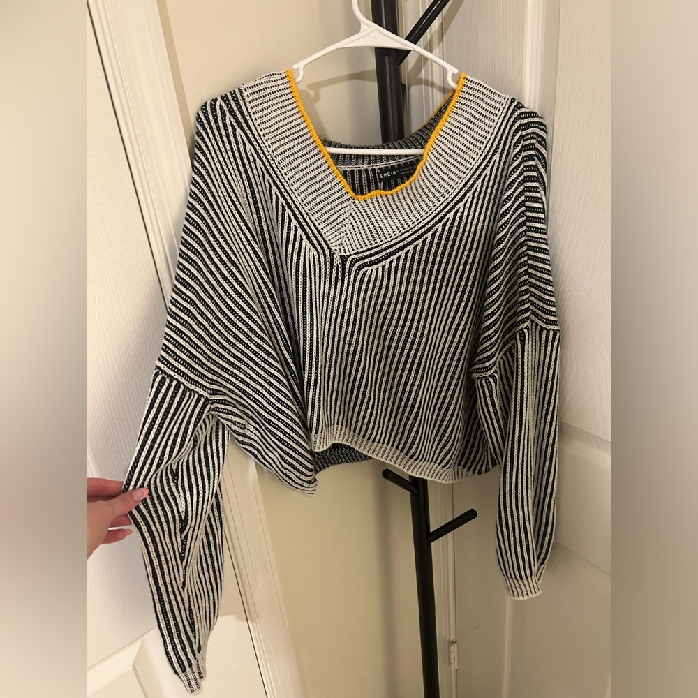black white & yellow lined cropped sweater (can be worn as off the shoulder)